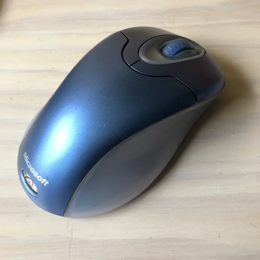 Microsoft Wireless Optical Mouse & USB 2.0 Receiver Cable